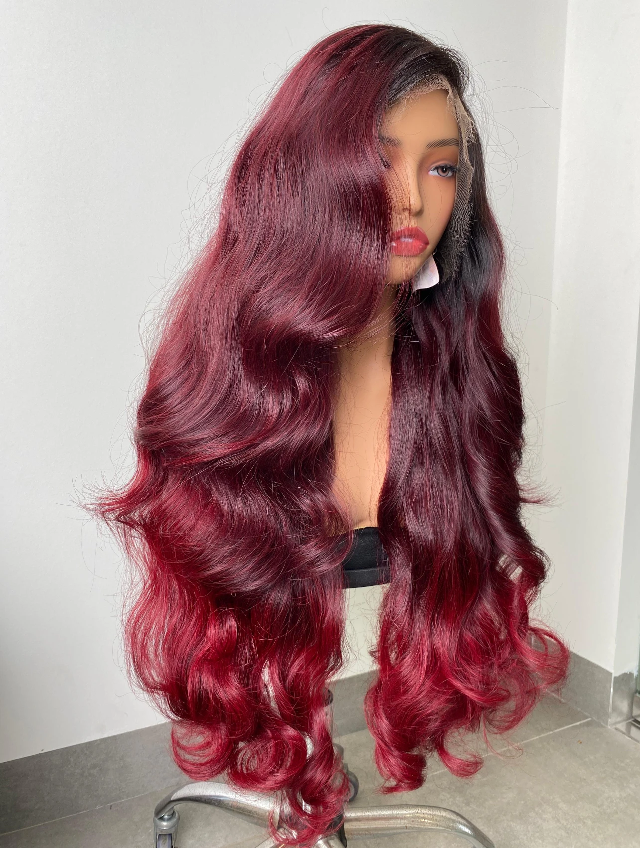 28 Inch Brazilian 13x4 Wavy Frontal Wig